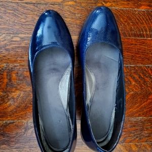 Navy patent leather Naot pumps siz e 38 /7.5